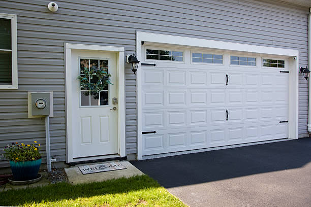 24/7 Emergency Garage Door Panel Replacement experts in Bear Rocks, PA